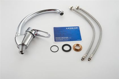 Смеситель для кухонной мойки Ledeme L5904 