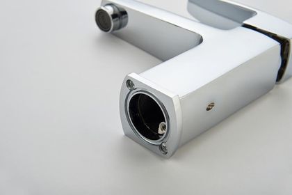 Смеситель для умывальника Ledeme L1030