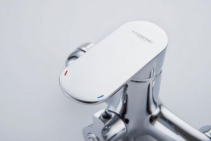 Смеситель для ванны Ledeme L2210