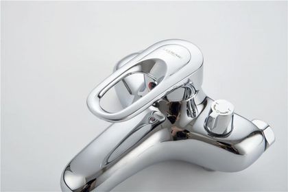 Смеситель для ванны Ledeme L3204