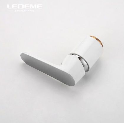 Смеситель на борт ванны Ledeme  L1153W на 3 отверстия